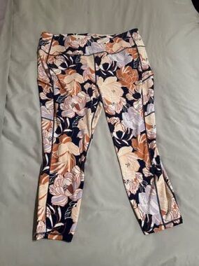 torrid Navy Floral Capri Leggings with Peach and Cream Blooms